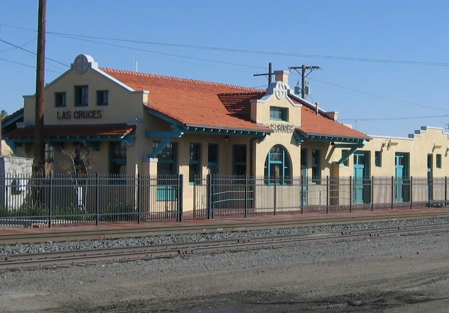 Las Cruces: Train station with red roof roof